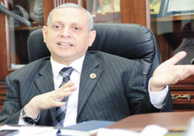 مجدي عبد العزيز، رئيس مصلحة الجمارك